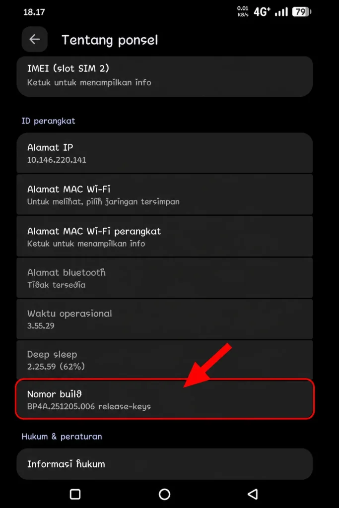 Tampilan menu Tentang Ponsel di Android dengan tanda panah yang menunjukkan lokasi Nomor Build untuk mengaktifkan Mode Pengembang.