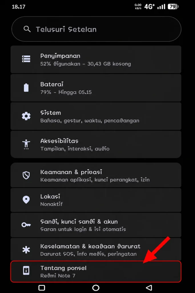 Ilustrasi menu Pengaturan Android dengan tanda panah yang menunjukkan opsi Tentang Ponsel untuk membuka informasi perangkat sebelum mengaktifkan Mode Pengembang.